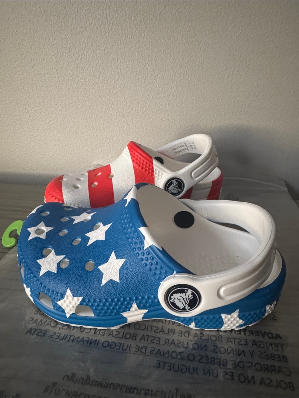 American Flag Classic Toddler Crocs - Picture 3 of 4